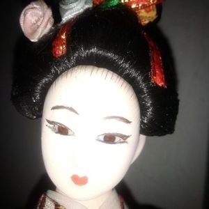 Meet your Posher, Edith